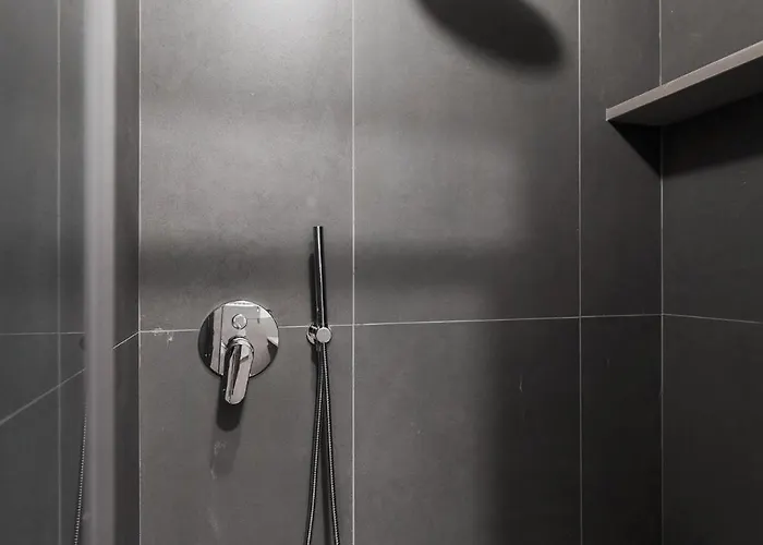 Le Dodici Porte - Porta Saragozza 12 By District