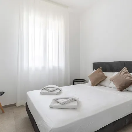 Apartment Le Dodici Porte - Porta Saragozza 12 By District *